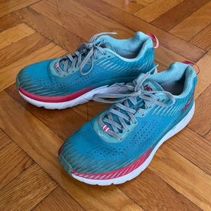 Hoka One One Clifton 5